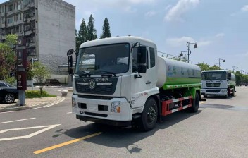 东风天锦12-15立方多功能洒水车（可加雾炮）