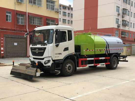 东风天锦11立方路面高压清洗车