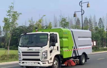 五十铃12吨洗扫车
