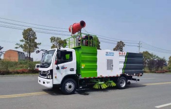 东风大多利卡12吨扫路车（包上京牌）