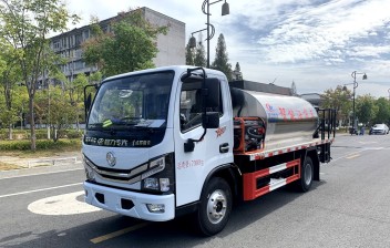 东风4方智能型沥青洒布车